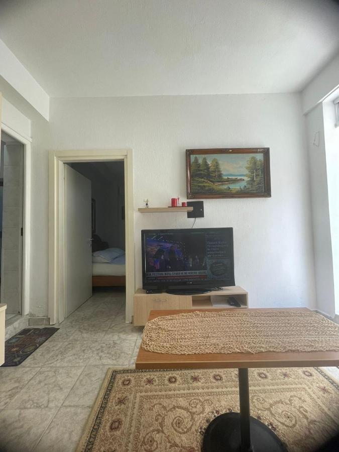 Apartament *